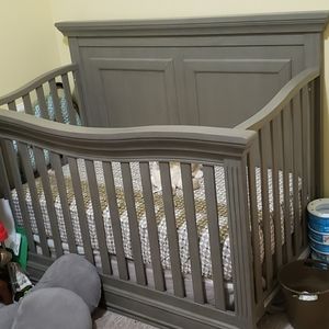 Sorelle Paxton 4 in 1 crib